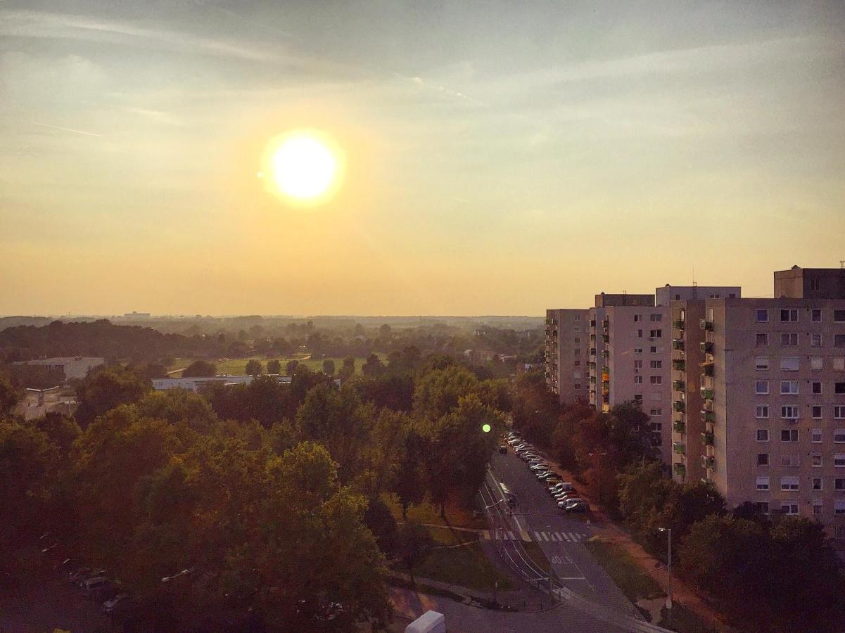 Sunset-View Apartment Debrecen Bagian luar foto